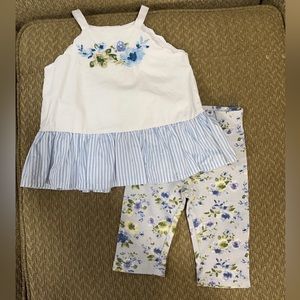 Mudpie size 2T. Adorable outfit.